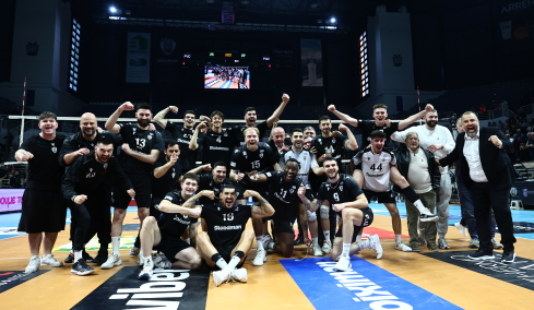 Ο ΠΑΟΚ με σούπερ επίθεση νίκησε τον Παναθηναϊκό 3-0 και έκανε το 1-1 στους τελικούς της Volley League, δείτε βίντεο