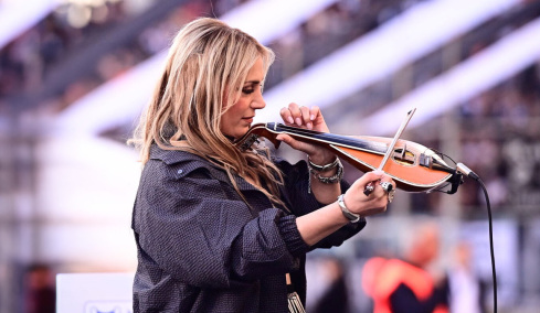 Ποια είναι η Γεωργία Νταγάκη που μάγεψε το κοινό με τη λύρα της πριν από την έναρξη του Τελικού Κυπέλλου Ελλάδας, δείτε βίντεο 
