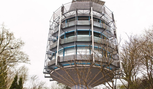 Το σπίτι που γυρίζει 360 μοίρες και ακολουθεί τον ήλιο: Παράγει 5 φορές περισσότερη ενέργεια απ’ όση καταναλώνει