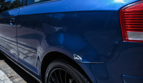 Άγιος Παντελεήμονας: Ηχητικό ντοκουμέντο από τη στιγμή που ο 29χρονος Παλαιστίνιος σε κατάσταση αμόκ σπάει 30 σταθμευμένα ΙΧ 