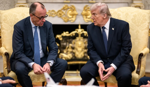 Bloomberg: Ο Μερτς λέει ότι το Ιράν «ξεφτιλίζει» τις ΗΠΑ και αμφισβητεί τη στρατηγική Τραμπ