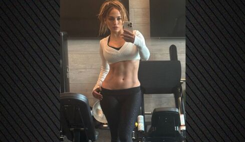 Οι απίστευτοι κοιλιακοί της 56χρονης Τζένιφερ Λόπεζ, δείτε τις φωτογραφίες μετά την προπόνησή της που ανέβασε