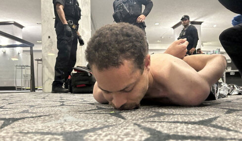 «Το να γυρίζεις το άλλο μάγουλο είναι συνενοχή»: Ξεψαχνίζουν το μανιφέστο που έγραψε ο 31χρονος δάσκαλος πριν την επίθεση στο δείπνο του Λευκού Οίκου