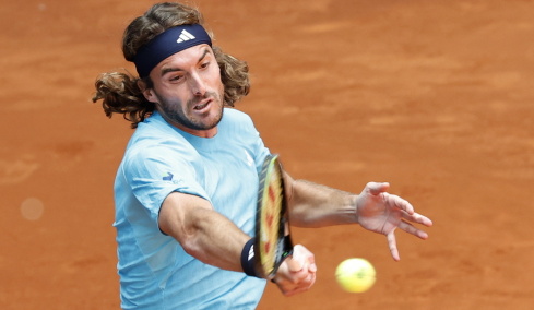 «Αυτοκτόνησε» στη Μαδρίτη ο Τσιτσιπάς: Έχασε δύο ματς πόιντ και αποκλείστηκε με 2-1 από τον Κάσπερ Ρουντ, βίντεο 