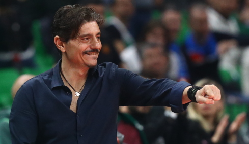 Στη Βαλένθια ο Δημήτρης Γιαννακόπουλος για το game 1 του Παναθηναϊκού στα playoffs της Euroleague, βίντεο 