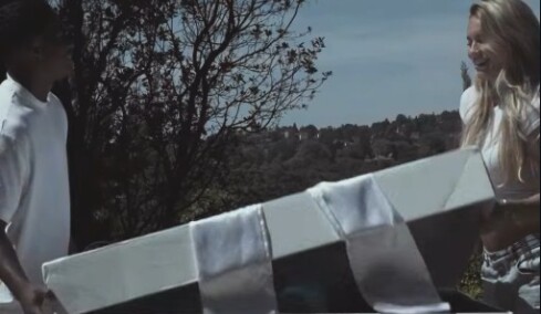 Βίντεο: Ο Έντρικ αποκάλυψε το φύλο του μωρού που περιμένει με τη σύζυγο του Γκαμπριέλι Μιράντα

