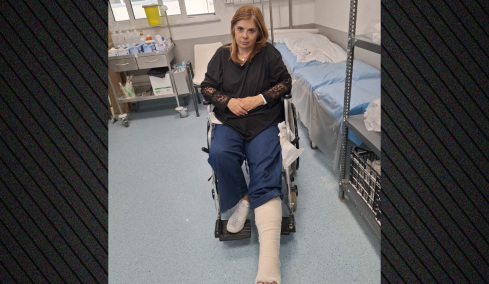 Ατύχημα για τη Βάσια Παναγοπούλου στο αεροδρόμιο της Κωνσταντινούπολης, η ταλαιπωρία μέχρι να καταλήξει στο ΚΑΤ