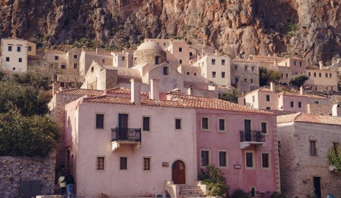 Πρωτομαγιά 2026: Οι ταξιδιωτικές προτιμήσεις των Ελλήνων εντός και εκτός συνόρων – Οι πιο δημοφιλείς προορισμοί