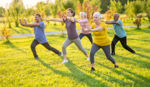 Τι είναι το περπάτημα Tai Chi και γιατί υπόσχεται θαύματα σε ψυχή και σώμα
