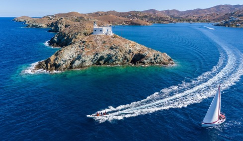 Τζια-Kύθνος: Δύο νησιά στην αυλή της Αττικής