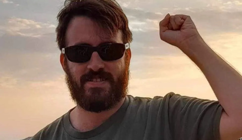 Ο 31χρονος Φίλιππος γεννήθηκε με εγκεφαλική παράλυση – Όλα άλλαξαν όταν γνώρισε τον Έκτορα, τον 37χρονο βοηθό του