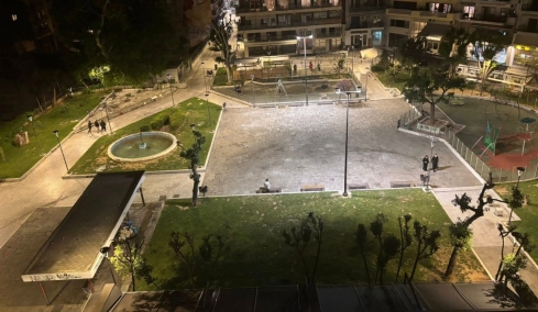 Οι οπαδοί του ΠΑΟΚ καθάρισαν την πλατεία Ναυαρίνου μετά τον τελικό με την Μπιλμπάο