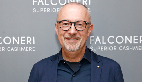 Αεροπορικό ατύχημα για τον ιδιοκτήτη της Calzedonia: Σώθηκε χάρη σε αλεξίπτωτο που «φρέναρε» την πτώση του αεροσκάφους