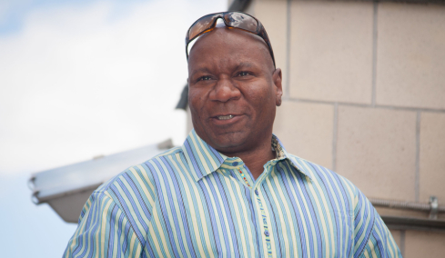 Βινγκ Ρέιμς: Ο σταρ του «Mission: Impossible» κατέρρευσε σε εστιατόριο στο Λος Άντζελες