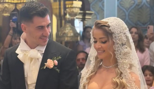 Ο αλά Bridgerton γάμος του Φειδία Παναγιώτου και της Στυλιάνας Αβερκίου, δείτε βίντεο και φωτογραφίες
