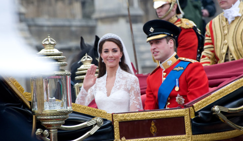 Η Κέιτ Μίντλετον έκλεισε 15 χρόνια γάμου με τον πρίγκιπα Ουίλιαμ: Η κοινή θνητή που έγινε «βασίλισσα του λαού» και το πιο δυνατό χαρτί της μοναρχίας