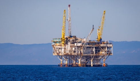 Λιμενικός «κόμβος» αξίας εκατοντάδων εκατομμυρίων ευρώ πίσω από τις γεωτρήσεις στο Ιόνιο