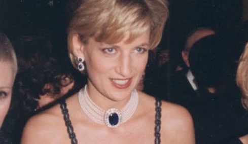 Η πριγκίπισσα Νταϊάνα πήγε μία φορά στο Met Gala - Γιατί έσκισε το φόρεμά της (εικόνες)