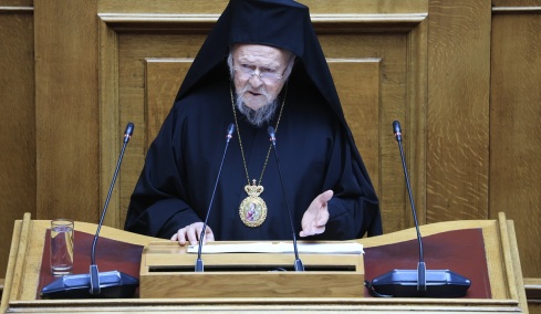 Πατριάρχης Βαρθολομαίος: H ιστορική ομιλία του στη Βουλή- «H ειρήνη δεν υπήρξε ποτέ αυτονόητη κατάσταση, αλλά κατάκτηση»