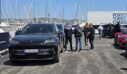 Έφοδος των... Ράμπο της ΑΑΔΕ σε εκδήλωση της Porsche Ελλάδας - Δείτε εικόνες