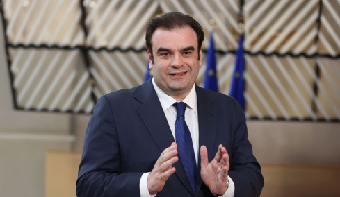 Παρέμβαση Πιερρακάκη: Η Ευρώπη χρειάζεται νέους πόρους, όχι μόνο λογιστική συζήτηση
