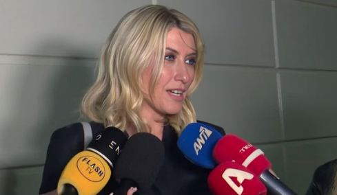 Πώς σχολιάστηκε στις εκπομπές η αποχώρηση της Σίας Κοσιώνη από τον ΣΚΑΪ: «Χειροκροτώ», «Τη θαύμασα πολύ και τη ζήλεψα»