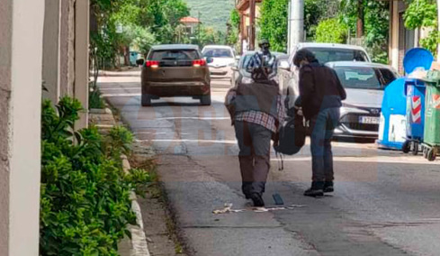 «Τους παρακολουθούσαμε εδώ και καιρό, μπορεί να συνδέονται και με κάτι άλλο» λέει ο Χρυσοχοΐδης για τους ληστές της Τιθορέας