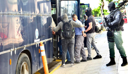 Πώς δρούσε η ομάδα που «άδειασε» την τράπεζα στην Κάτω Τιθορέα – Είχαν χρονομετρήσει την απόσταση, κουβαλούσαν Καλάσνικοφ και Scorpion
