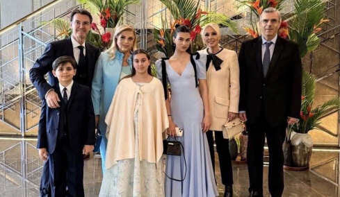 Η οικογένεια Χατζηιωάννου στο Μπάκιγχαμ, σε φιλανθρωπική εκδήλωση του Βασιλιά Καρόλου