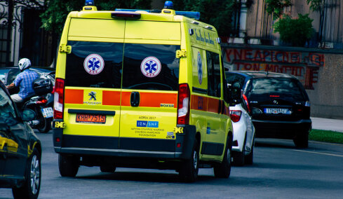 Τραγωδία στον Πειραιά: Νεκρή 24χρονη που έπεσε από τον 7ο όροφο πολυκατοικίας στην Καλλίπολη
