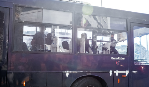 Στη φυλακή 6 από τους κατηγορούμενους για τη ληστεία σε τράπεζα στην Κάτω Τιθορέα - Επεισόδια στην Ευελπίδων