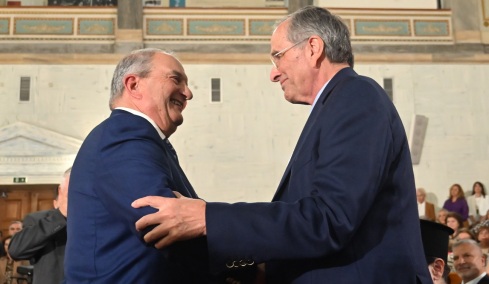 «Τα διαζύγια στην παράταξη δεν πήγαν ποτέ καλά»: Ποια στελέχη της ΝΔ ζήτησαν επιστροφή Σαμαρά και Καραμανλή