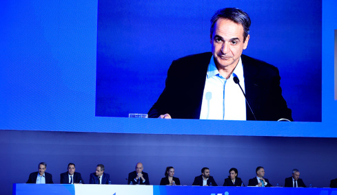 Παρέμβαση Μητσοτάκη στο Συνέδριο της ΝΔ: Το 2027 οι Έλληνες θα επιλέξουν ποιον θέλουν να τους εκπροσωπεί στην Προεδρία της Ε.Ε