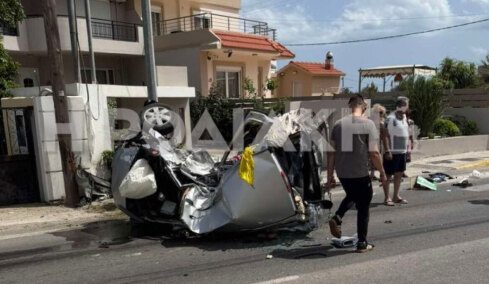 Τραγωδία στη Ρόδο: Νεκρές δύο γυναίκες σε τροχαίο, έγιναν σμπαράλια τα αυτοκίνητα, φωτογραφίες