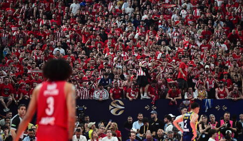 Ανακοίνωση του «T-Center» κατά της Euroleague: «Λόγω παραλείψεων της διοργανώτριας μπήκαν στο γήπεδο χιλιάδες άτομα χωρίς εισιτήρια»