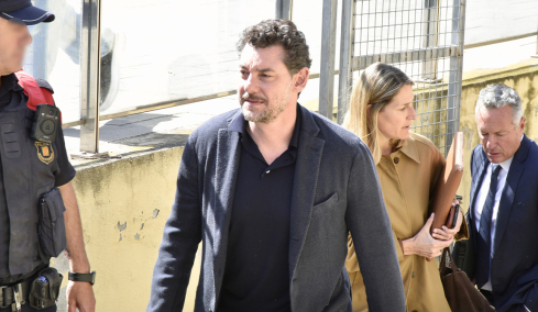Το χαμένο κινητό του Τζόναθαν Άντικ της Mango περιπλέκει το θρίλερ για τον θάνατο του πατέρα του