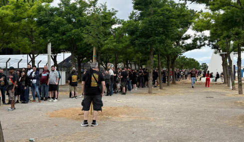 Σε ρυθμούς Iron Maiden απόψε το ΟΑΚΑ: Άνοιξαν οι πύλες, ουρές για την μεγάλη συναυλία, δείτε εικόνες