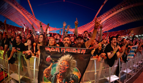 Με «Fear of the dark» και «Number of the beast» οι Iron Maiden... ταρακούνησαν το ΟΑΚΑ μπροστά σε δεκάδες χιλιάδες φαν τους, βίντεο και φωτογραφίες