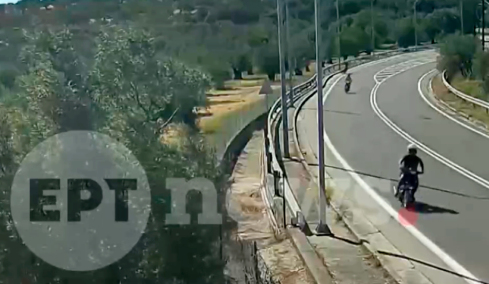 Θρήνος στη Μυτιλήνη για τον 16χρονο και τον 18χρονο που σκοτώθηκαν σε τροχαίο, η στιγμή που η μηχανή τους χτύπησε σε κράσπεδο και κολώνα