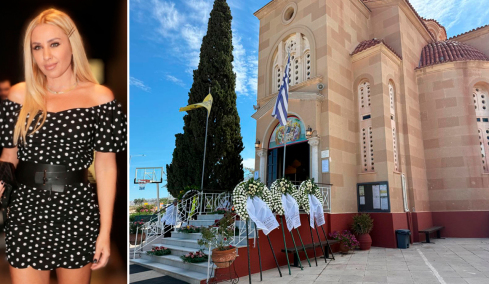 Το τελευταίο αντίο στη Γωγώ Μαστροκώστα, φίλοι και συγγενείς την αποχαιρετούν σε κλίμα συγκίνησης