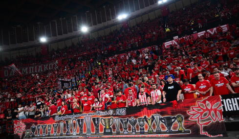 Η ΚΑΕ Ολυμπιακός ανακοίνωσε sold out για τον 1ο ημιτελικό της Basket League κόντρα στην ΑΕΚ 