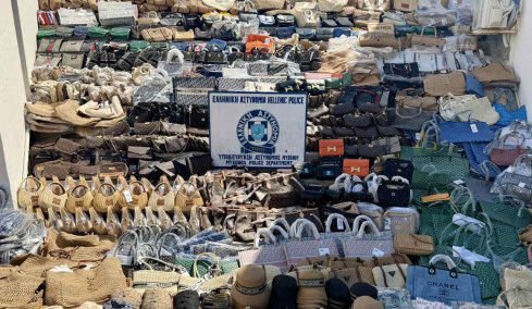 Εξαρθρώθηκε το κύκλωμα που είχε «πλημμυρίσει» τη Μύκονο με μαϊμού Prada και Gucci, δείτε βίντεο