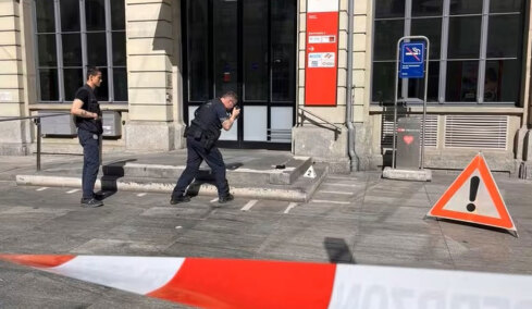 Επίθεση με μαχαίρι σε σιδηροδρομικό σταθμό στην Ελβετία: Τρεις τραυματίες, ο δράστης φώναζε «Αλλάχου Άκμπαρ»