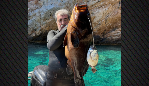 Ο Παύλος Πολάκης στέλνει μήνυμα στον Τσίπρα με... ροφό 13,5 κιλών: «Εμείς δεν ψαρεύουμε σε θολά νερά»