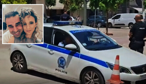 Με 45 μαχαιριές σκότωσε ο γυναικοκτόνος την 39χρονη Βασιλική στην Καλαμάτα, ήταν πεσμένη στο πάτωμα και συνέχιζε να τη μαχαιρώνει