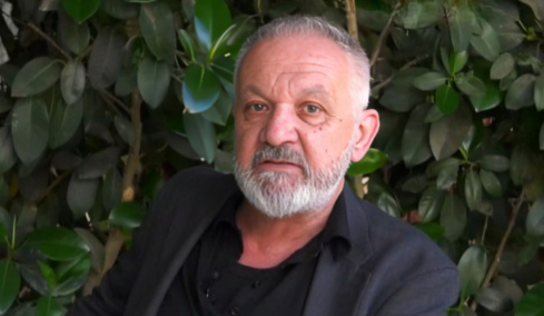Χρήστος Θηβαίος: Με συγκινούν ο Bloody Hawk, ο ΛΕΞ και οι Σκιαδαρέσες, μπράβο τους