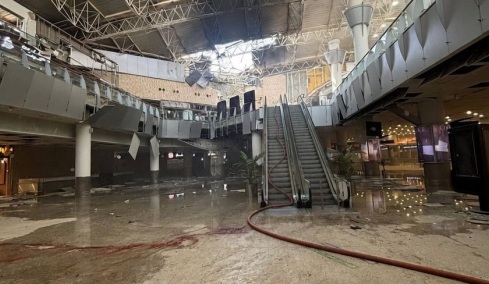 Κλιμάκωση στον Κόλπο: Το Κουβέιτ καθηλώνει τα αεροπλάνα μετά το ιρανικό χτύπημα στο αεροδρόμιο, ο Τραμπ πιέζει την Τεχεράνη να δεσμευτεί για τα πυρηνικά