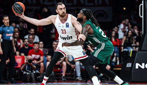 Ολυμπιακός - Παναθηναϊκός 73-73 (Δ΄ περίοδος): Θρίλερ στο ΣΕΦ, live ο πρώτος τελικός της Basket League