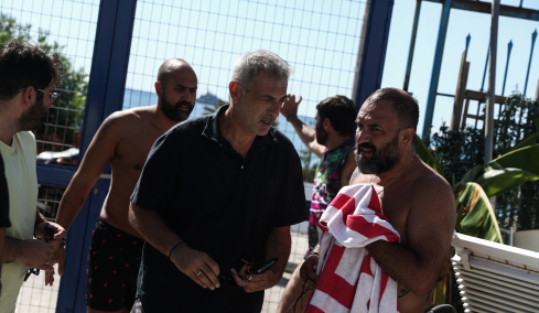Σκυταλοδρομία κολύμβησης «Βασίλης Τοκάκης» στα Βοτσαλάκια του Πειραιά 