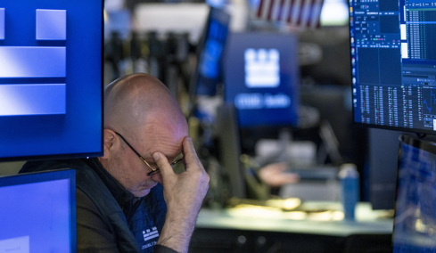 Μαύρη Παρασκευή για τη Wall Street: Δραματικό sell-off στις μετοχές ΑΙ, πτώση πάνω από 4% για τον Nasdaq
